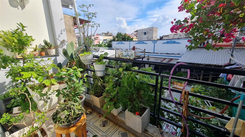 Bán nhà 1 trệt 1 lầu gần chợ phú xuân nhà đẹp, sổ hồng riêng, giá tốt