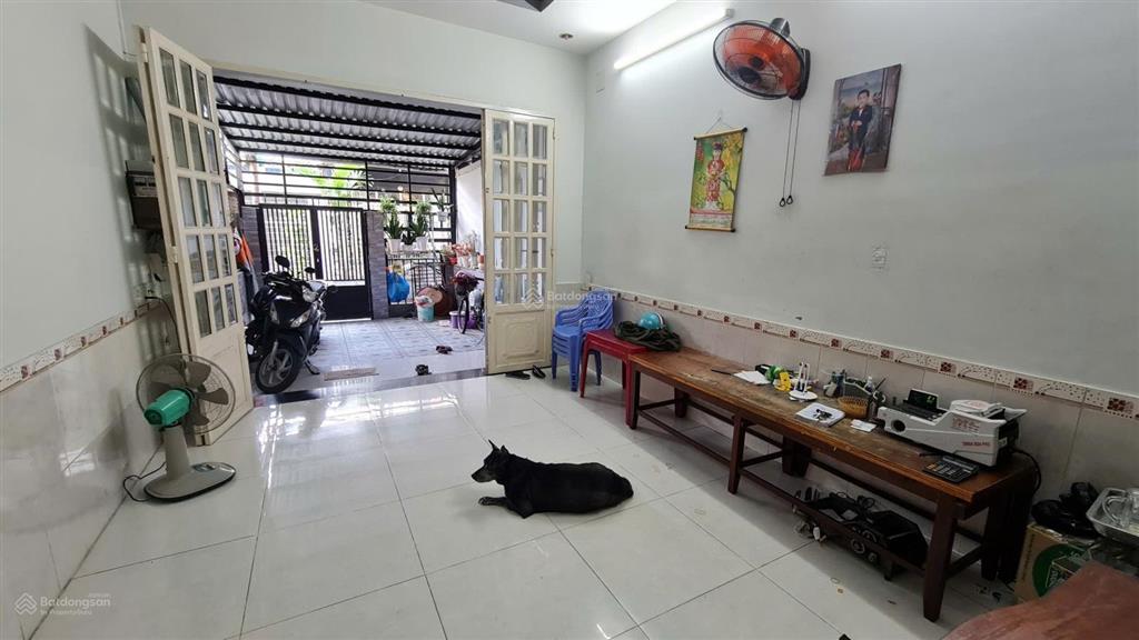 Bán nhà 1 trệt 1 lầu gần chợ phú xuân nhà đẹp, sổ hồng riêng, giá tốt