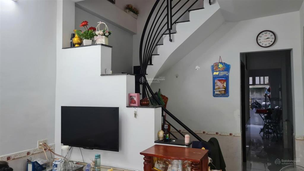 Bán nhà 1 trệt 1 lầu gần chợ phú xuân nhà đẹp, sổ hồng riêng, giá tốt