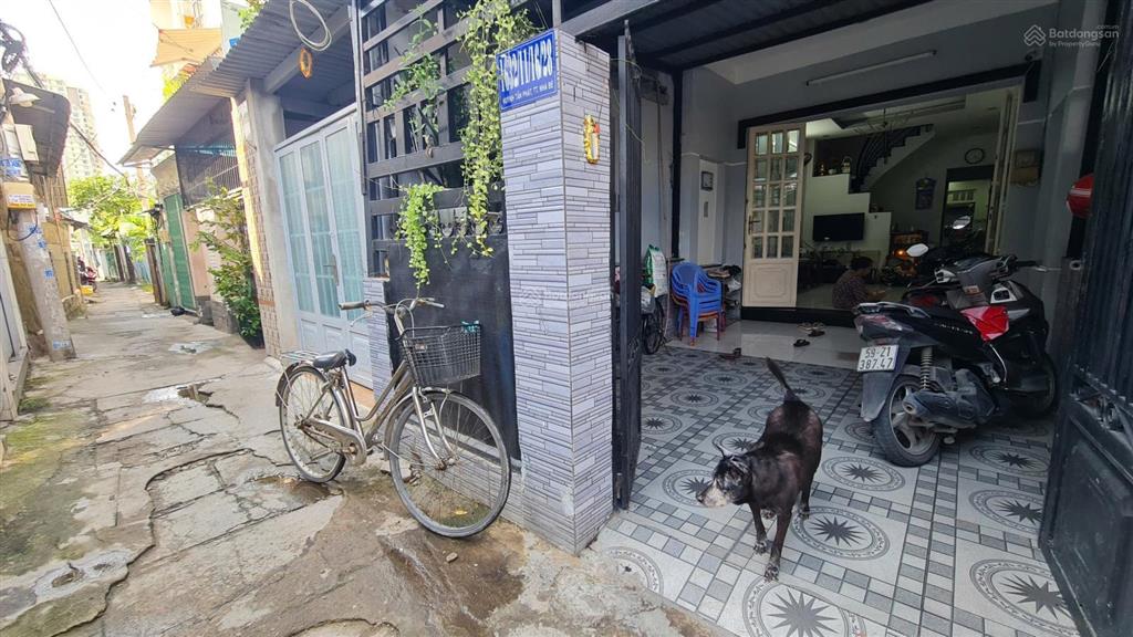 Bán nhà 1 trệt 1 lầu gần chợ phú xuân nhà đẹp, sổ hồng riêng, giá tốt