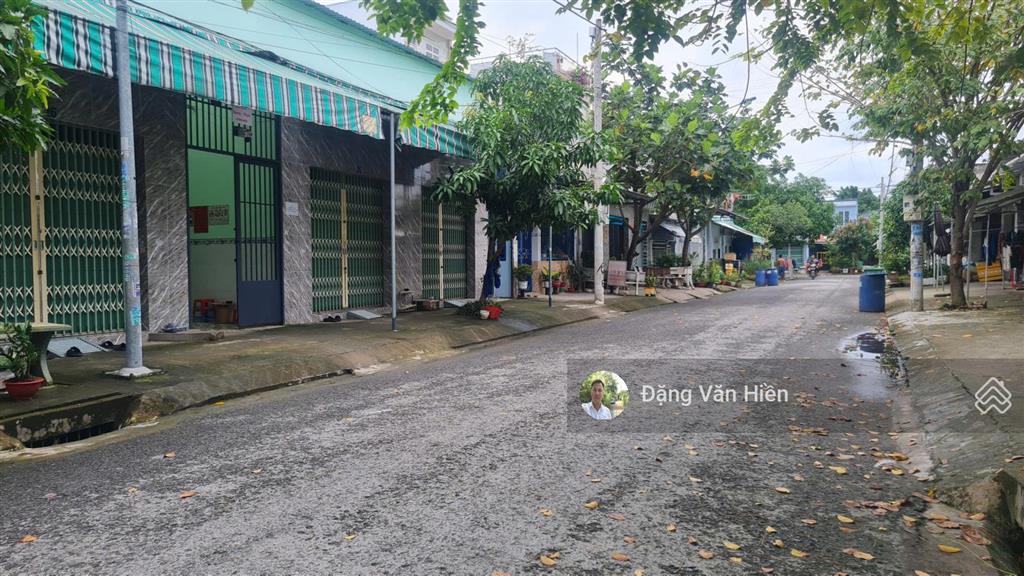 Bán đất nền trong kdc long hậu, nền đẹp 300m2 sổ hồng riêng  từ 19tr/m2 chốt