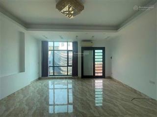 Bán nhà 6 tầng ngĩa tân cầu giấy phân lô 35m dân xây o to đỗ cửa 10.9 tỷ 0973 022 ***