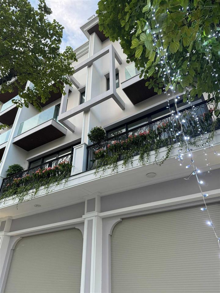 Bán căn shophouse 75m2 mặt công viên siêu đẹp