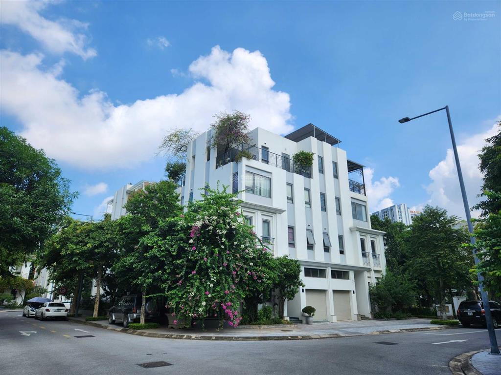 Bán căn biệt thự góc 200m2 đẹp nhất phân khu