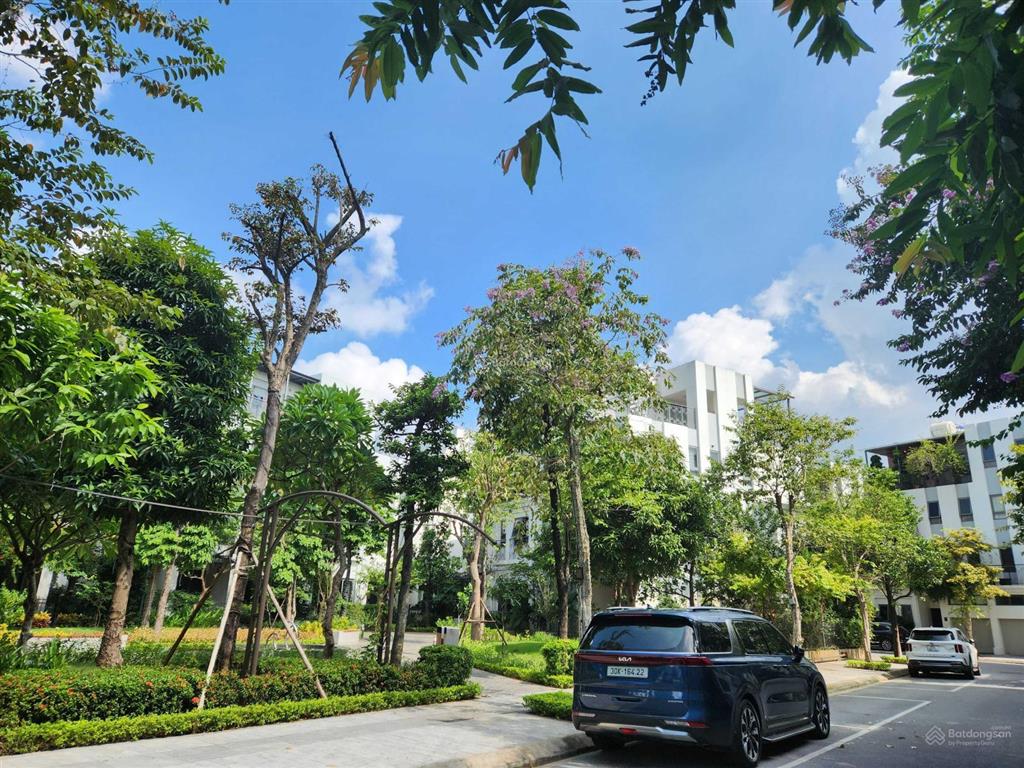 Bán căn biệt thự góc 200m2 đẹp nhất phân khu