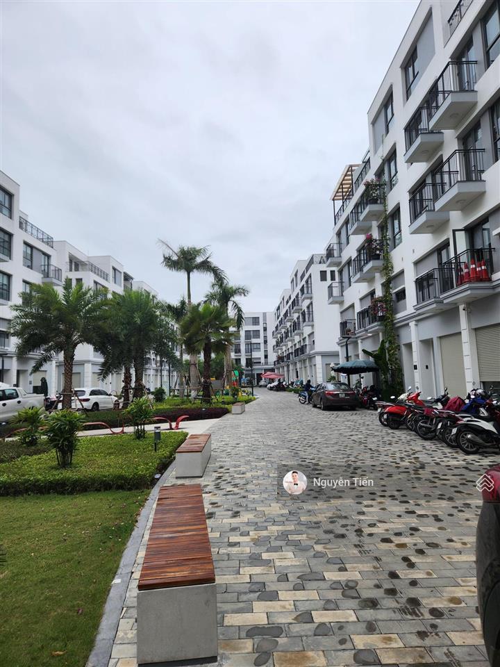 Gia đình cần bán gấp căn nhà vườn 99m2, vị trí đẹp trong dự án