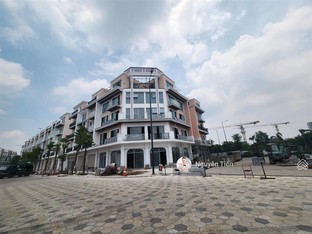 Bán căn shophouse tổng thống 240m2 to đẹp nhất dự án