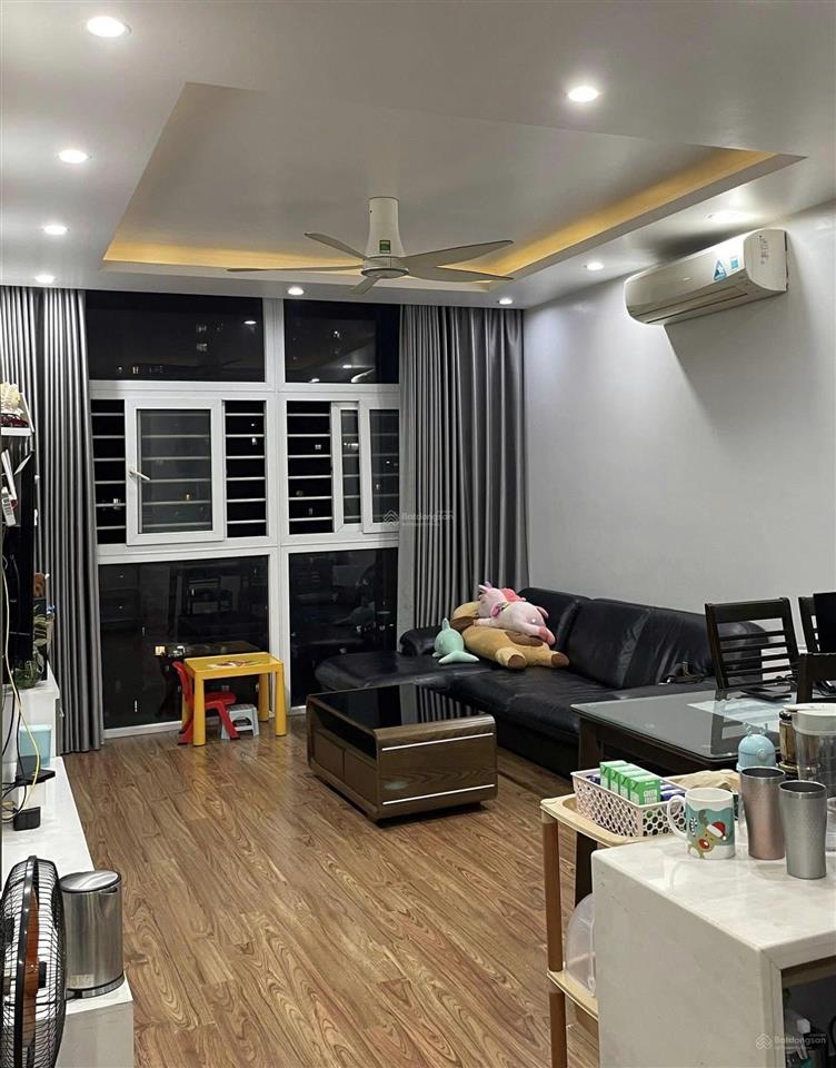 Chính chủ gửi bán căn hộ usilk city, diện tích 94m2, tầng trung 1x, bc đông nam, cần bán gấp 6,35tỉ