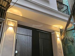 Chính chủ cần bán căn nhà riêng 35m2*6t thang máy mới 100% tại ngõ la thành cách phố 70m