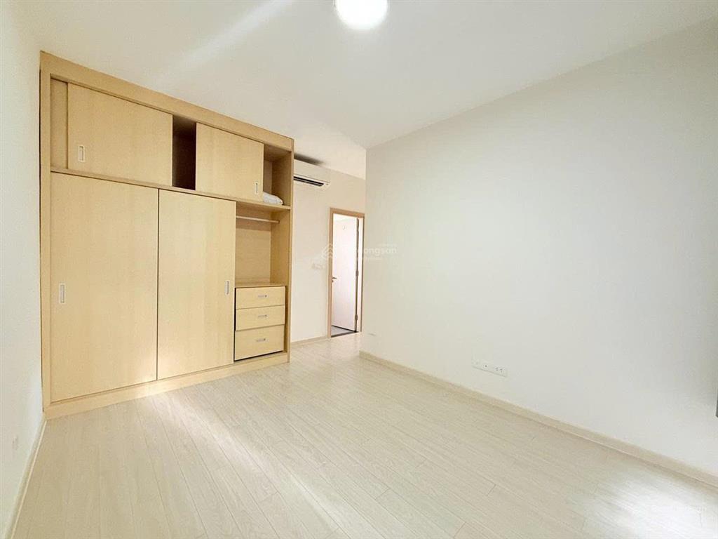 Cho thuê căn hộ 3pn palm heights căn góc, nội thất cơ bản, view không chắn