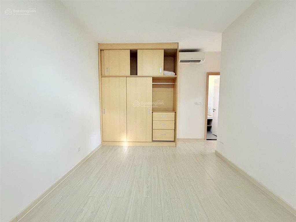 Cho thuê căn hộ 3pn palm heights căn góc, nội thất cơ bản, view không chắn