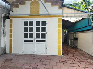 4.5 tỷ  bán 89m2 bao gồm cả đất và nhà c4 sửa mới, ở ngay, mt 5m, ô tô 4 chỗ, tại phú thị