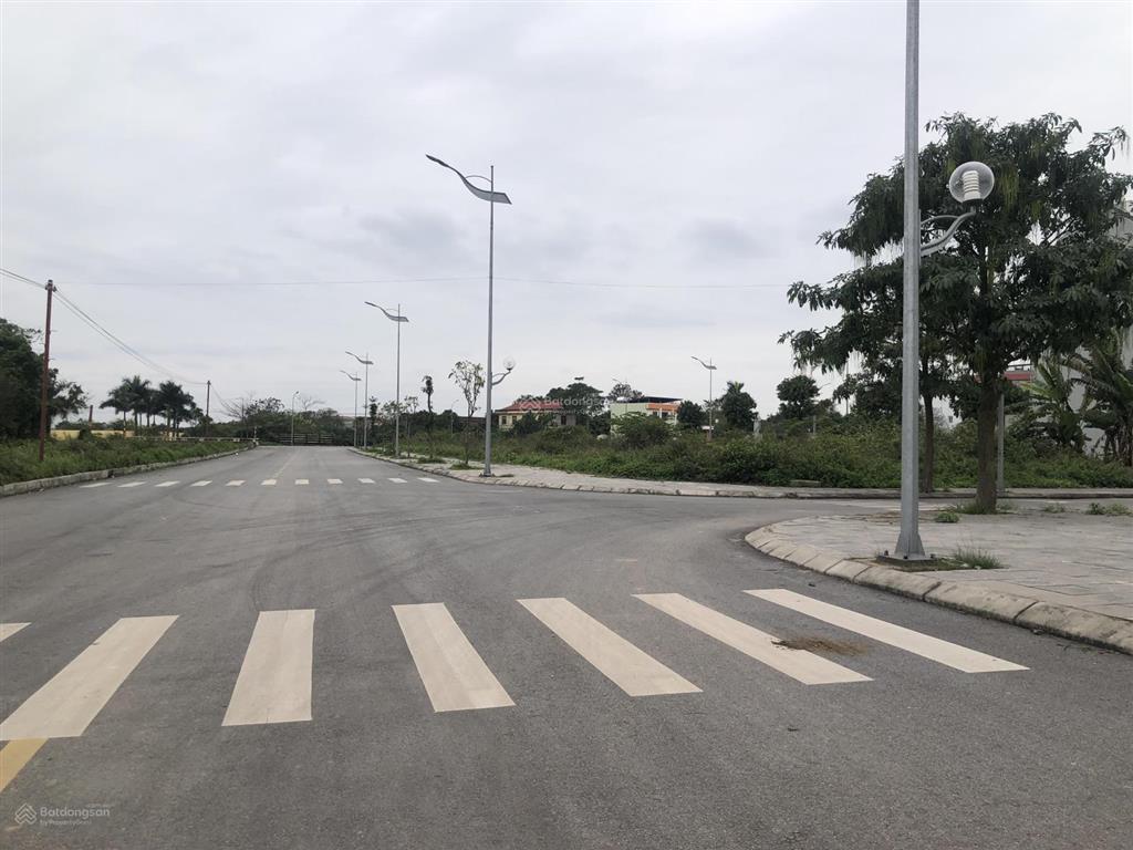 Bán 237m2 mt 12m, trục đường 15m kết nối với kđt phú mỹ hưng, 2 mặt đường, view vườn hoa