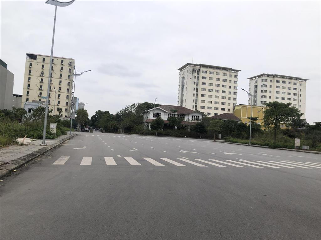 Bán 237m2 mt 12m, trục đường 15m kết nối với kđt phú mỹ hưng, 2 mặt đường, view vườn hoa