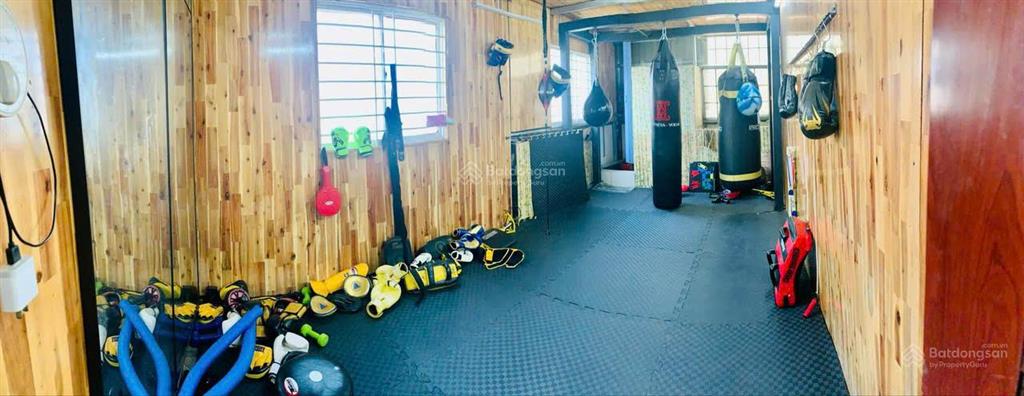 Bán gấp nhà 2 lầu mặt tiền ở phú nhậu ngay ngã tư, giá 11tỷ5 có tl, phù hợp kinh doanh buôn bán