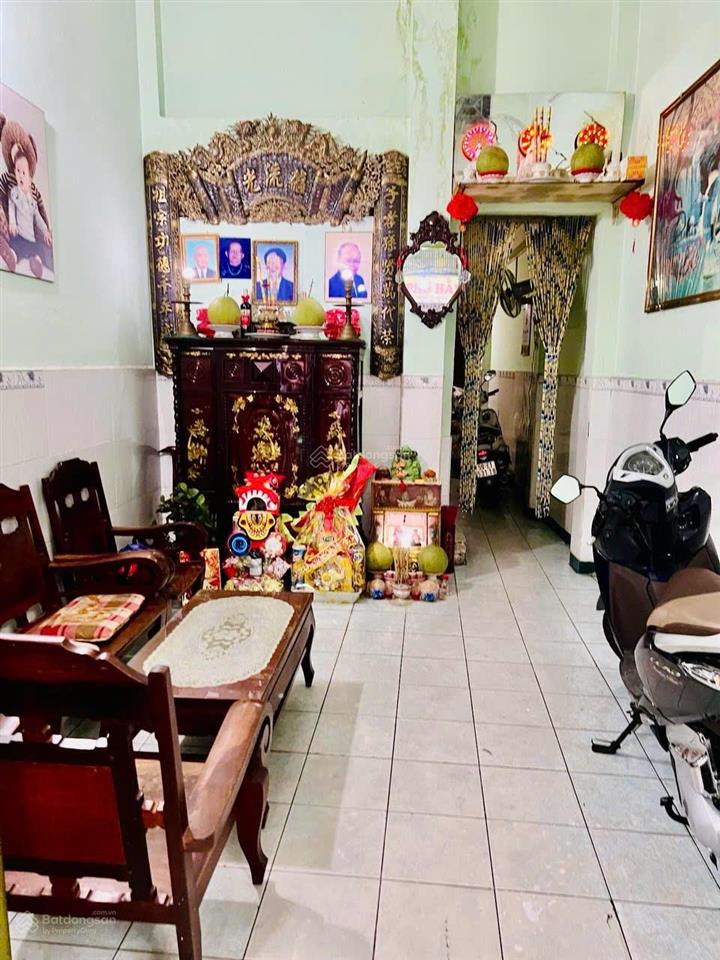 Bán gấp nhà 2 lầu mặt tiền ở phú nhậu ngay ngã tư, giá 11tỷ5 có tl, phù hợp kinh doanh buôn bán