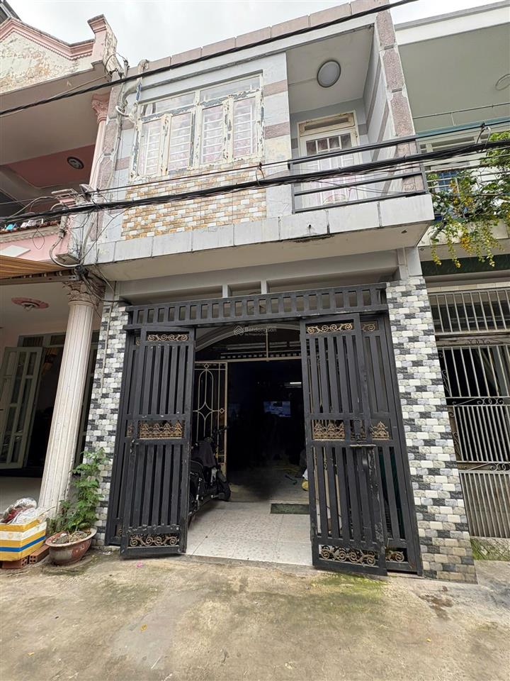 Bán nhà đường nguyễn văn quá q12 dt 4 x 18 trệt 1 lầu giá 4 tỷ2 còn tl