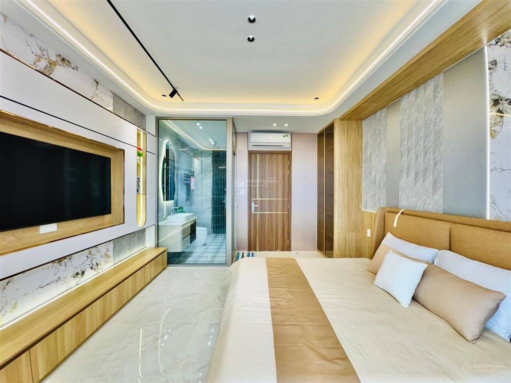 Nhà phố cao cấp có thang máy xe hơi ngủ trong nhà  đường phan huy ích, p14, gò vấp, 4x15m