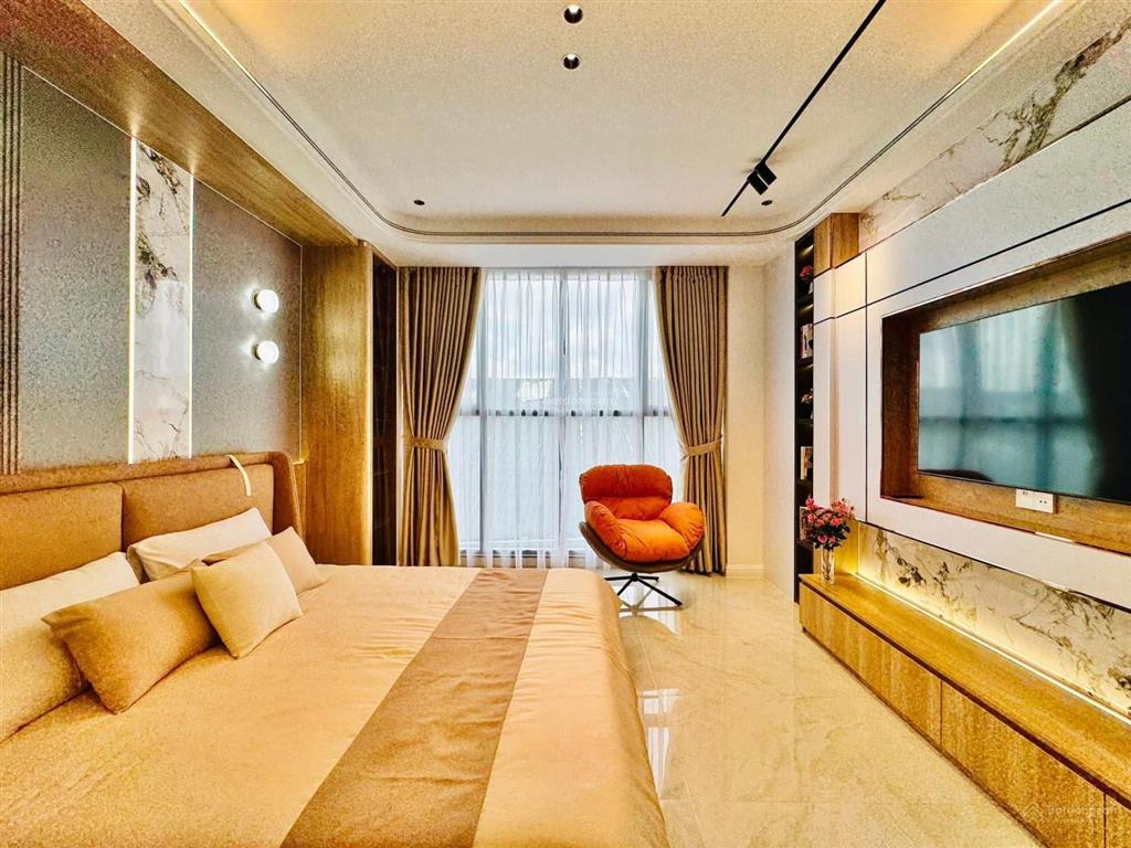 Nhà phố cao cấp có thang máy xe hơi ngủ trong nhà  đường phan huy ích, p14, gò vấp, 4x15m