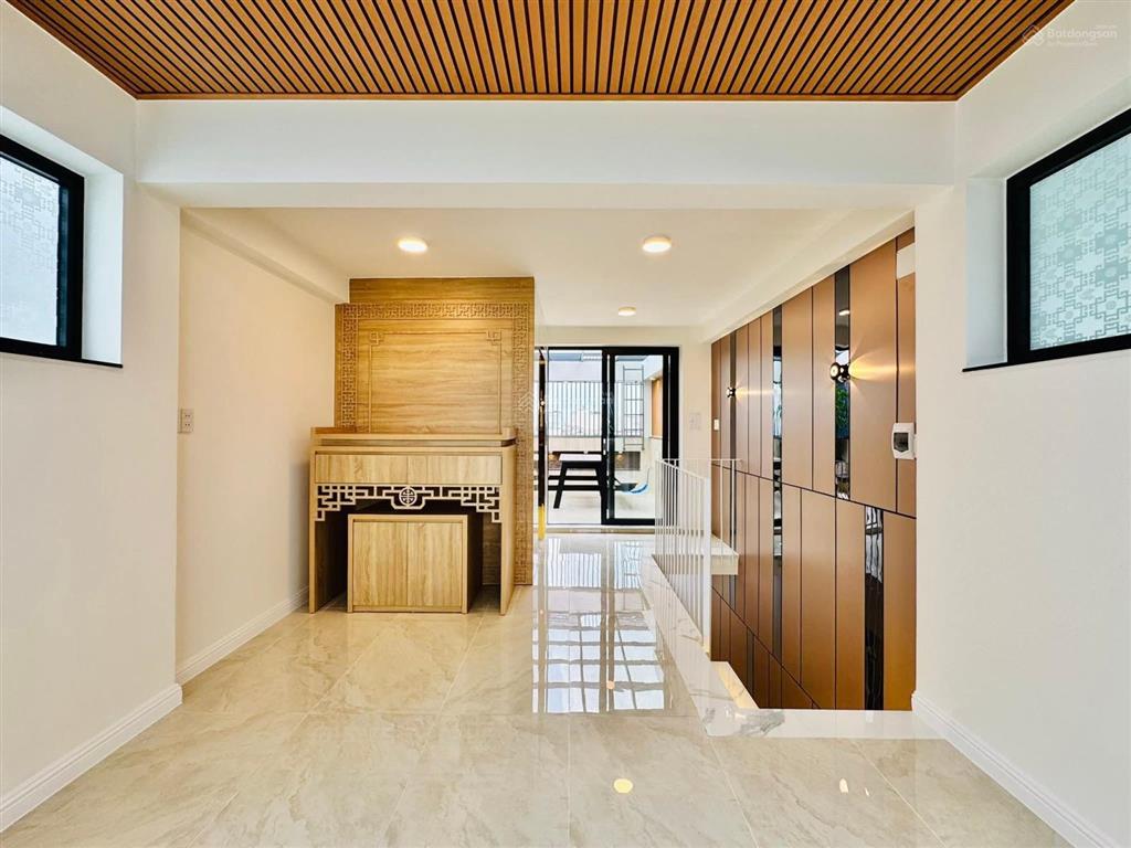 Nhà phố cao cấp có thang máy xe hơi ngủ trong nhà  đường phan huy ích, p14, gò vấp, 4x15m