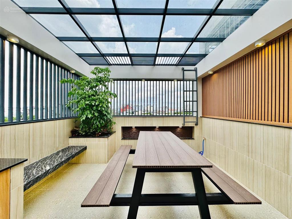 Nhà phố cao cấp có thang máy xe hơi ngủ trong nhà  đường phan huy ích, p14, gò vấp, 4x15m