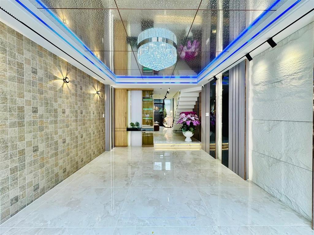Nhà phố cao cấp có thang máy xe hơi ngủ trong nhà  đường phan huy ích, p14, gò vấp, 4x15m