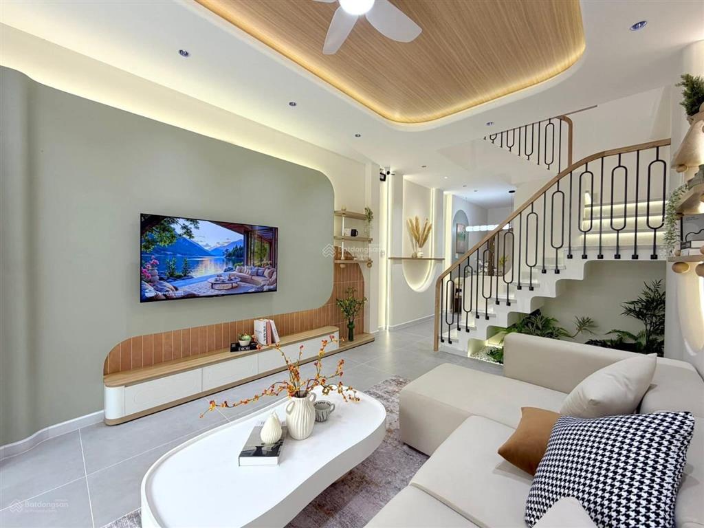 Căn nhà phố đẹp mê ly có 3pn hẻm 1 trục đường phạm văn chiêu  p.tth (p.9gò vấp