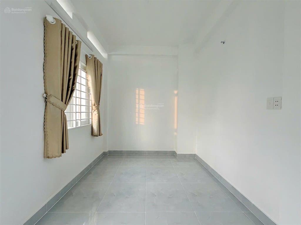 Nhà mặt tiền hẻm 1 trục gần trường học đường quang trung p8 gò vấp, 4x18m, trệt 3 lầu hẻm thông 8m