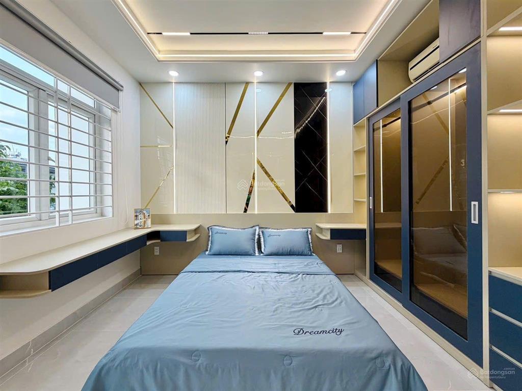 Nhà mặt tiền hẻm 1 trục gần trường học đường quang trung p8 gò vấp, 4x18m, trệt 3 lầu hẻm thông 8m