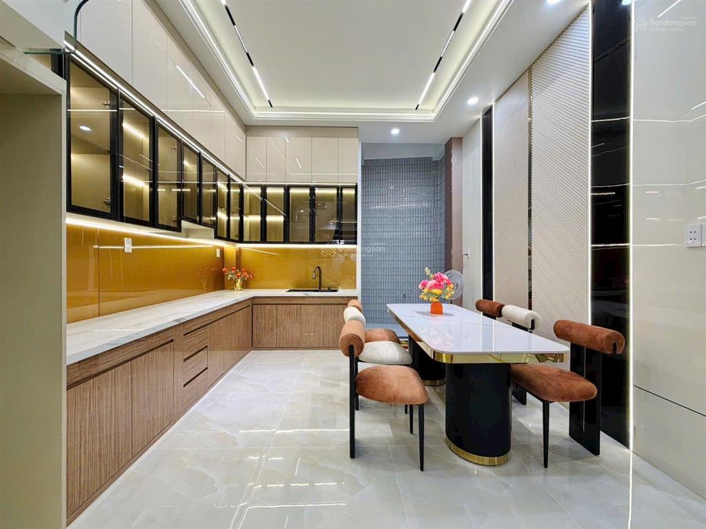 Nhà mặt tiền hẻm 1 trục gần trường học đường quang trung p8 gò vấp, 4x18m, trệt 3 lầu hẻm thông 8m
