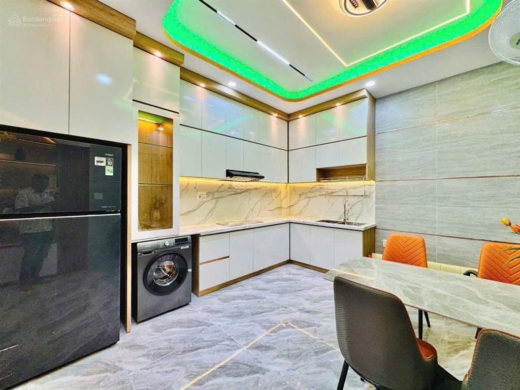 Nhà rẻ đẹp hẻm xe hơi sát ga t3  chợ tân sơn đường nguyễn tư giản f12 gò vấp 4x17 trệt 2 lầu 4pn