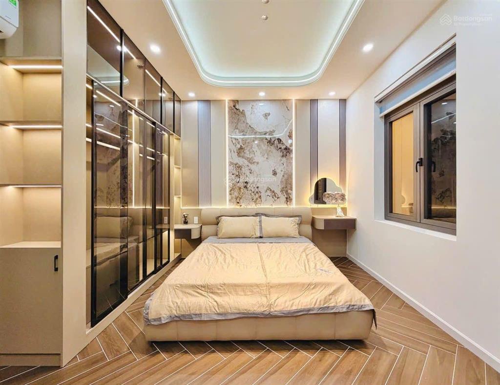 Nhà phố đẹp ngang 5m trệt 3 lầu khu phân lô đồng bộ  đường xe hơi 9m gần chợ  trường học