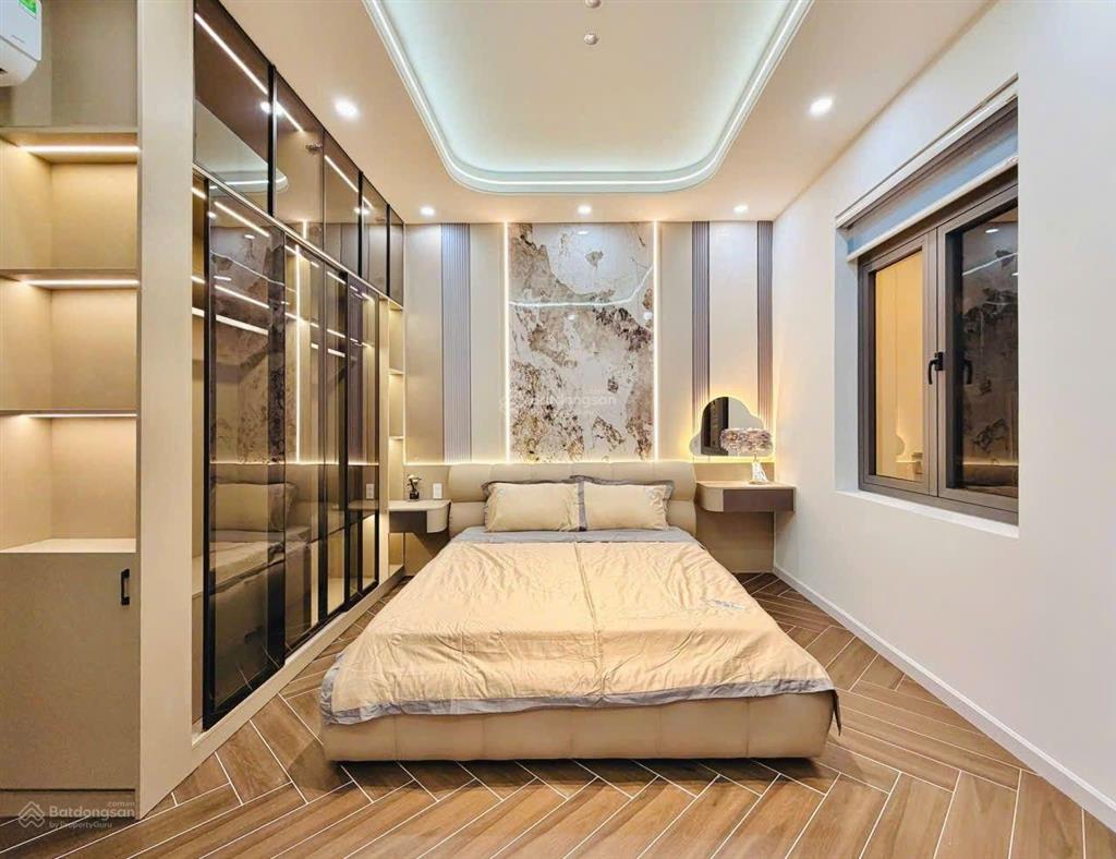 Nhà phố đẹp ngang 5m trệt 3 lầu khu phân lô đồng bộ  đường xe hơi 9m gần chợ  trường học