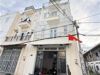 Nhà 3 lầu hẻm thông 10m ngay uỷ ban phường  gần ngã tư ga  tiện kinh doanh  làm văn phòng cty