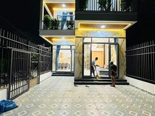 Biệt thự góc 2 mặt tiền hẻm 1 trục 6m.dt. 6.5m x 15m  khu vip gần hà huy giáp  ngã tư ga. giá tôt