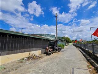 Bán 3 lô mặt tiền kênh  1 trục kênh tham lương  sát cầu an lộc gò vấp. 5m x 23m  118m2 thổ cư .