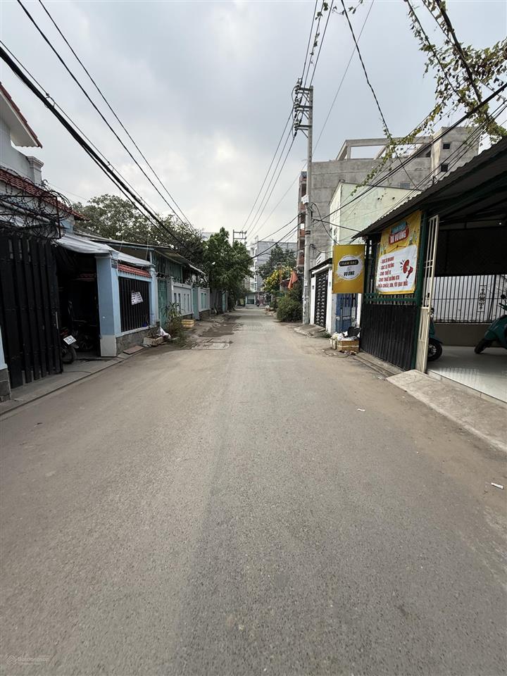 Lô góc 2 mặt tiền hẻm 6m sát cầu sắt an phú đông.dt. 8.33m x 11m  86.5m2 thổ.giá tốt nhất vườn lai