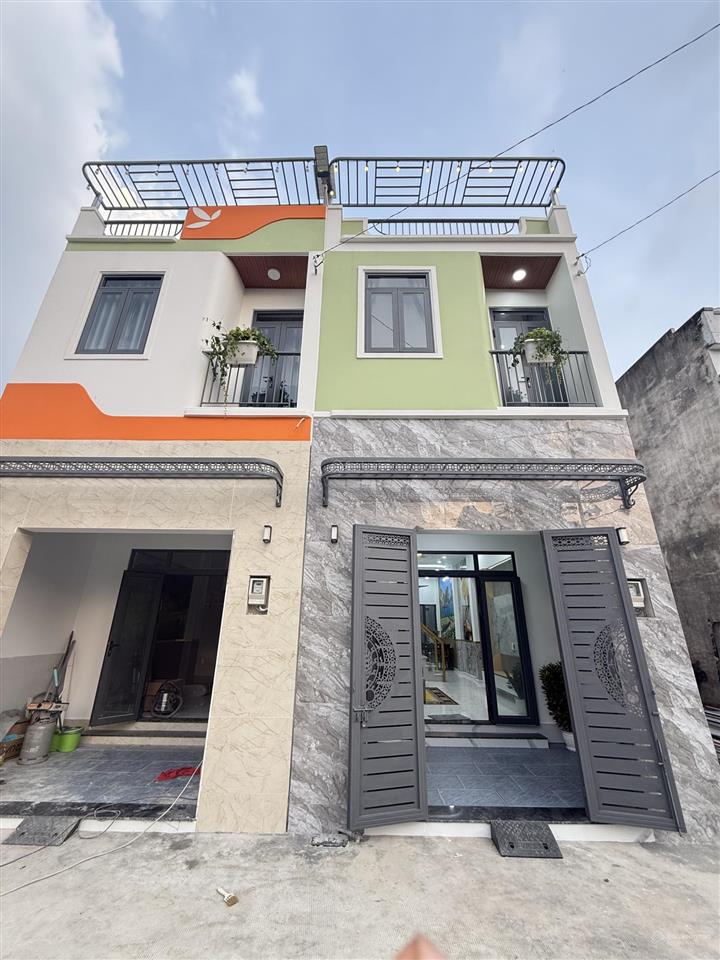 Nhà 1 lầu xây mới 3pn full nội thất cao cấp. dt. 4m x 14m  giá tốt  gần chợ đường  hà huy giáp