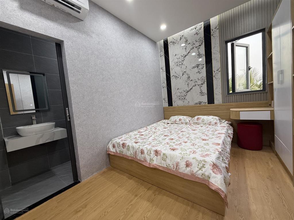 Nhà 1 lầu xây mới 3pn full nội thất cao cấp. dt. 4m x 14m  giá tốt  gần chợ đường  hà huy giáp