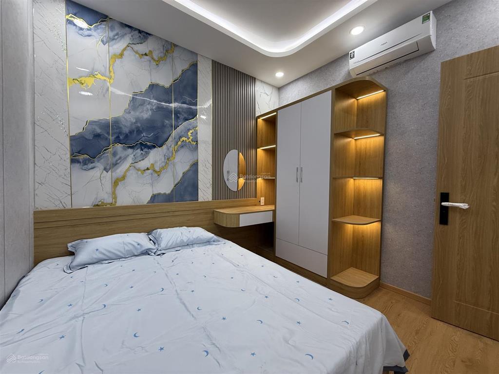 Nhà 1 lầu xây mới 3pn full nội thất cao cấp. dt. 4m x 14m  giá tốt  gần chợ đường  hà huy giáp