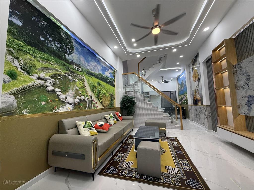 Nhà 1 lầu xây mới 3pn full nội thất cao cấp. dt. 4m x 14m  giá tốt  gần chợ đường  hà huy giáp