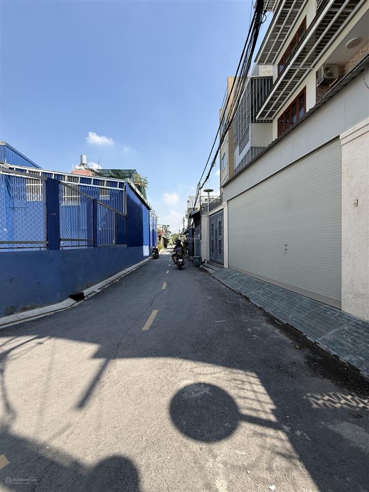 Nhà 2 lầu dt khủng 7m x 10m  hẻm thông 6m ngay chợ minh phát  full nội thất cao cấp. gần gò vấp