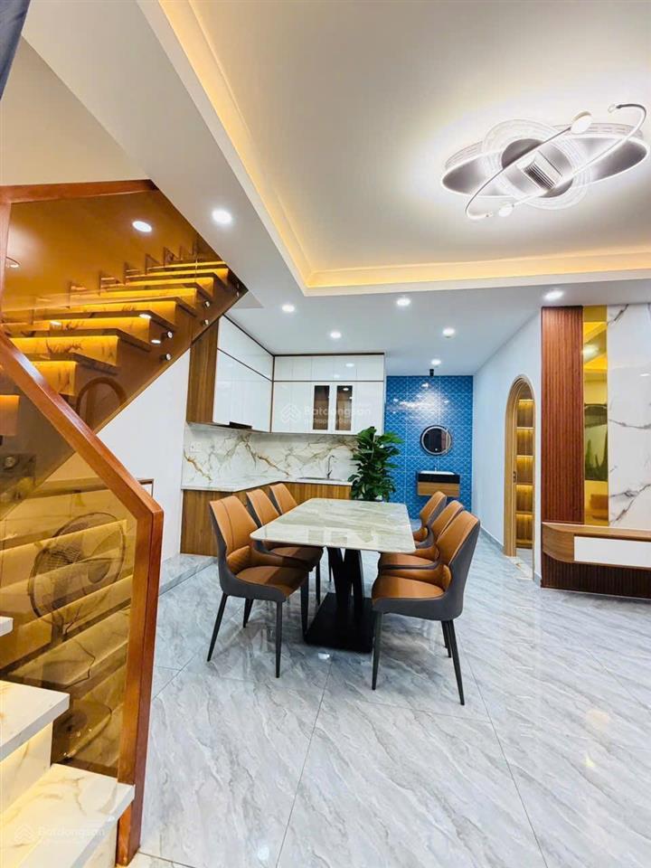 Nhà 2 lầu dt khủng 7m x 10m  hẻm thông 6m ngay chợ minh phát  full nội thất cao cấp. gần gò vấp