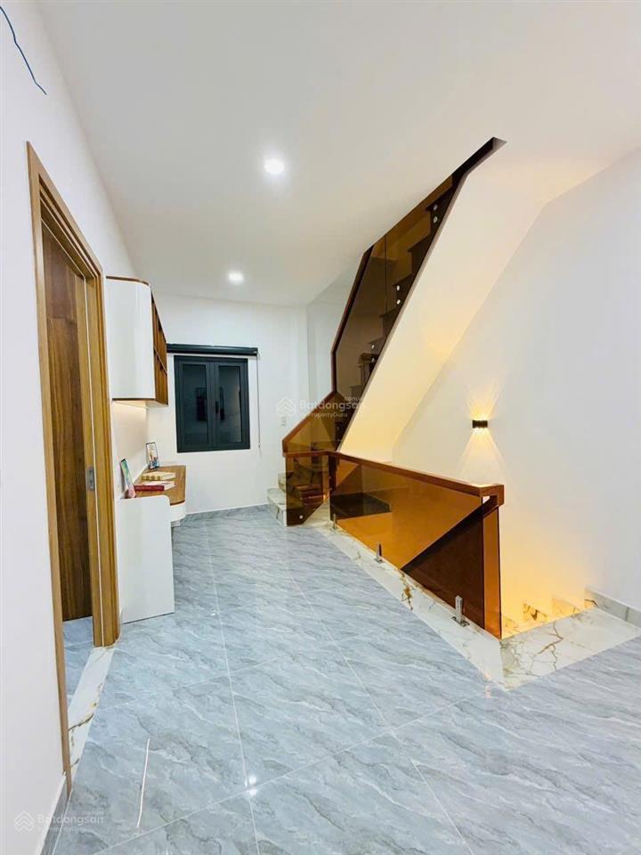 Nhà 2 lầu dt khủng 7m x 10m  hẻm thông 6m ngay chợ minh phát  full nội thất cao cấp. gần gò vấp