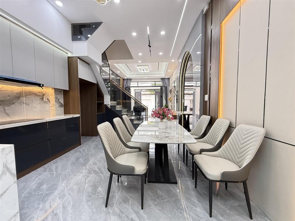 Nhà mới 2 lầu full nội thất cao cấp hẻm thông 7m sát tô ngọc vân gần thống nhất gò vấp. dt 4mx13.5m