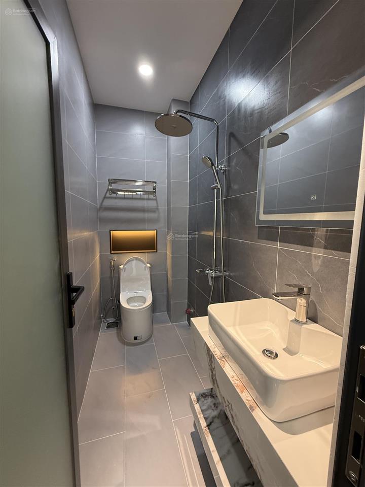 Nhà mới 2 lầu full nội thất cao cấp hẻm thông 7m sát tô ngọc vân gần thống nhất gò vấp. dt 4mx13.5m
