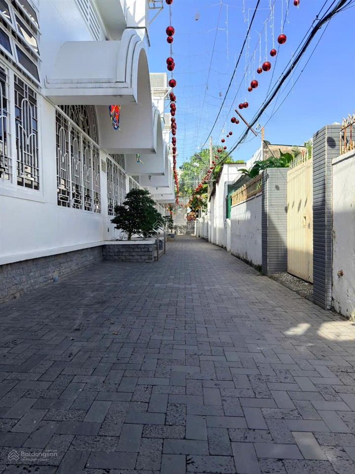 Nhà giá rẻ 2 lầu chính chủ cần bán gấp