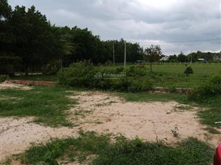 Cần bán lô đất mặt tiền đường nguyễn văn bứa hóc môn dt 2,650m2, có 200m2 thổ cư