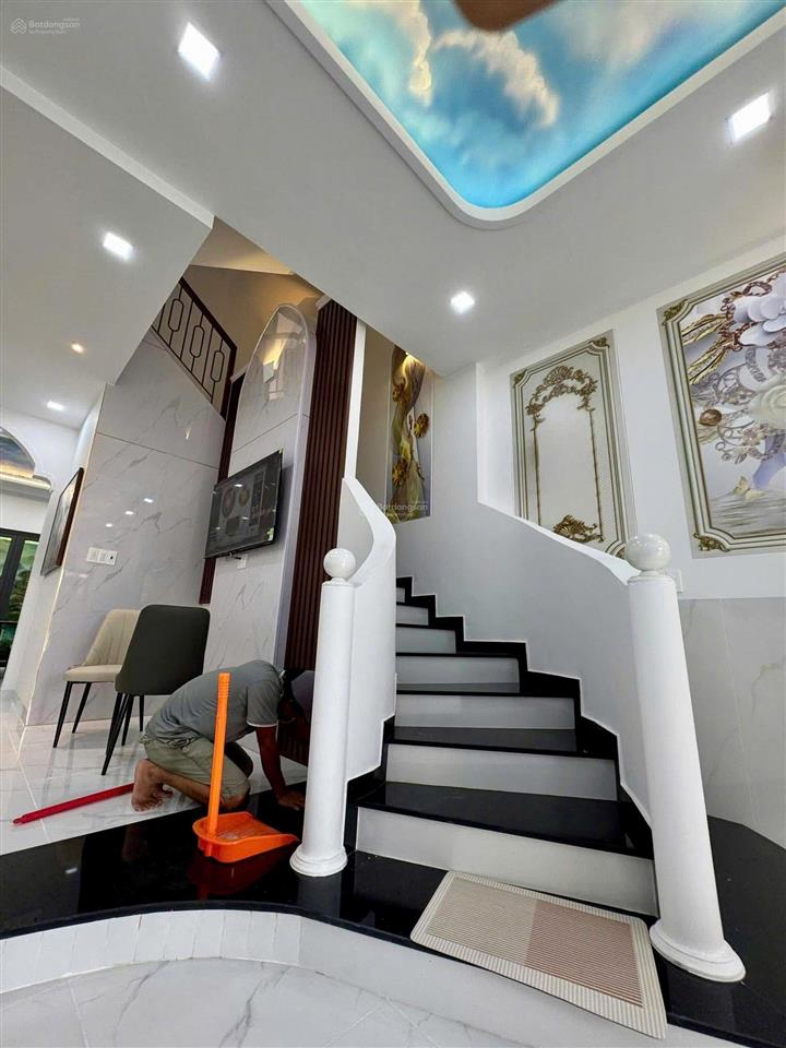 Bán gấp căn nhà luxury full nội thất xã bà điểm, tp hcm, nhà đẹp shr sang tên ngay