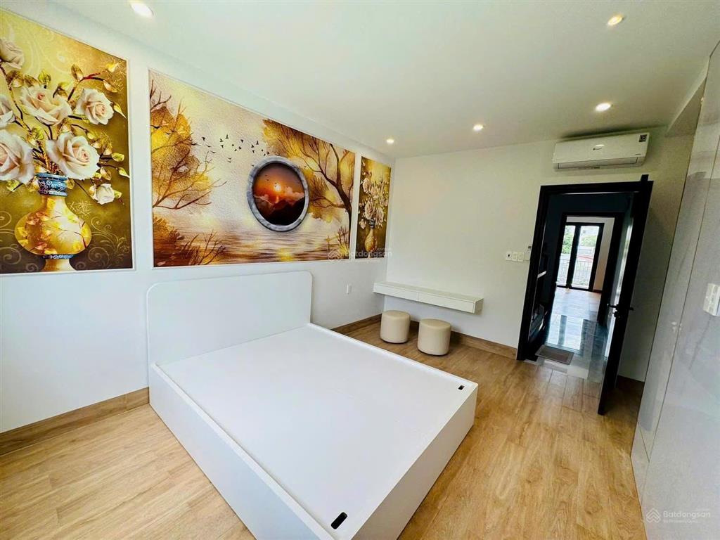 Bán gấp căn nhà luxury full nội thất xã bà điểm, tp hcm, nhà đẹp shr sang tên ngay